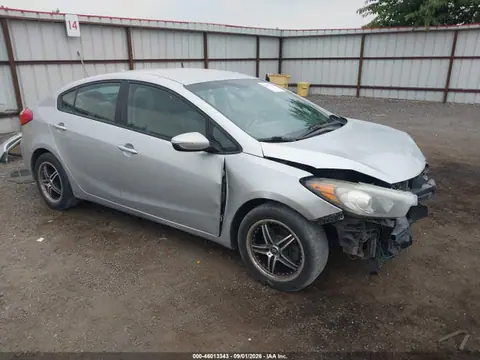 KNAFX4A61G5533548 — 2016 Kia Forte LX, Передняя часть (Front End), фото до ремонта