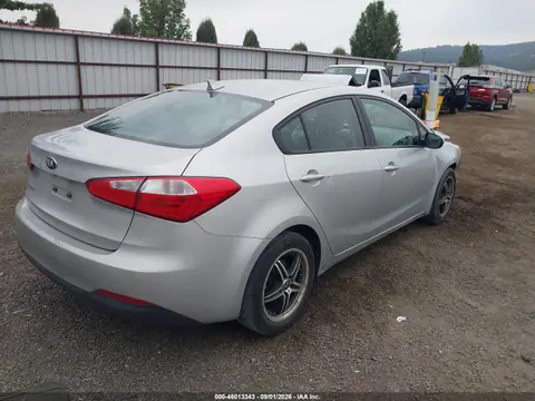 2016 KIA FORTE LX VIN KNAFX4A61G5533548 фото 4