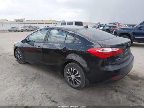 2016 KIA FORTE LX VIN KNAFK4A65G5531459 фото 3