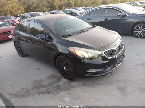 KNAFX4A64G5471031 — 2016 Kia Forte LX, Не указано (Unknown), фото до ремонта