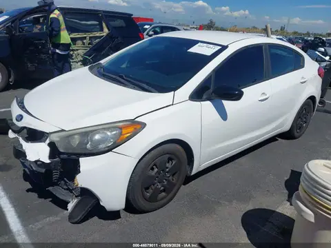 2016 KIA FORTE LX VIN KNAFK4A67G5615766 фото 2