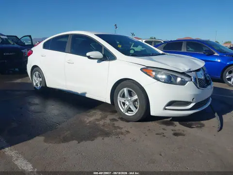 KNAFK4A67G5614455 — 2016 Kia Forte LX, Передняя часть слева (Left Front), фото до ремонта