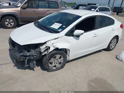 2016 KIA FORTE LX VIN KNAFK4A65G5616480 фото 2