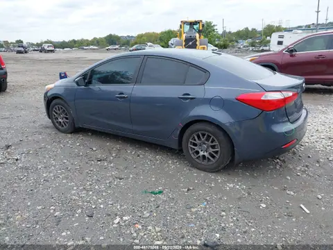 2016 KIA FORTE LX VIN KNAFK4A64G5563481 фото 3