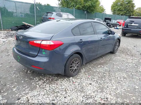 2016 KIA FORTE LX VIN KNAFK4A64G5563481 фото 4