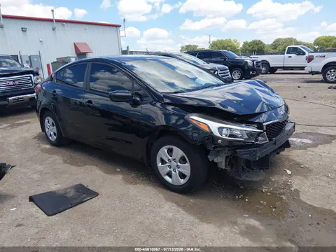 3KPFK4A71HE080564 — 2017 Kia Forte LX, Передняя часть (Front End), фото до ремонта