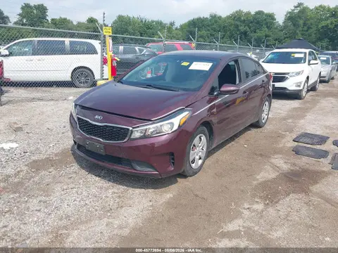 2017 KIA FORTE LX VIN 3KPFK4A73HE135922 фото 2