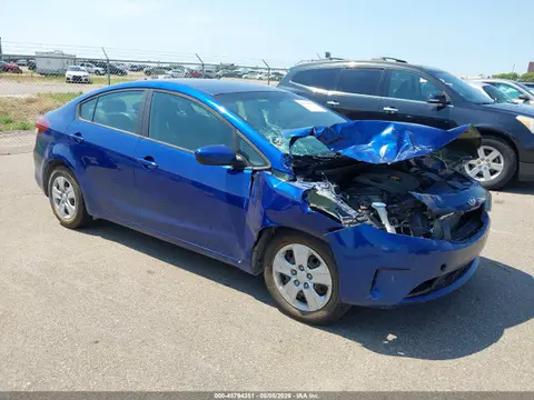 3KPFK4A72HE062946 — 2017 Kia Forte LX, Передняя часть (Front End), фото до ремонта