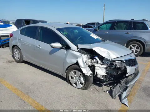 3KPFL4A7XHE131380 — 2017 Kia Forte LX, Передняя часть (Front End), фото до ремонта