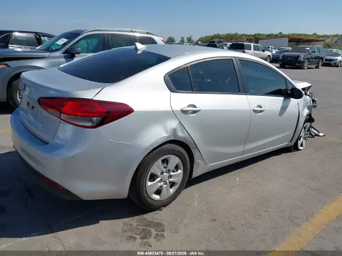 2017 KIA FORTE LX VIN 3KPFL4A7XHE131380 фото 4