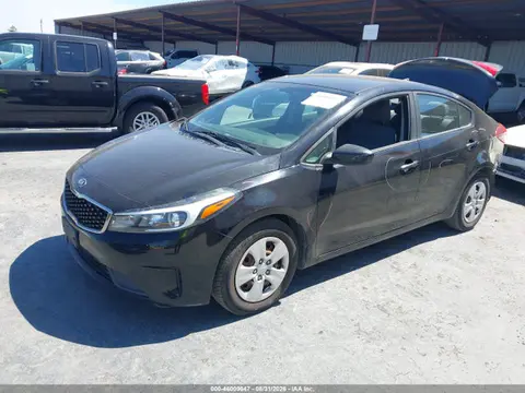 2017 KIA FORTE LX VIN 3KPFK4A79HE009869 фото 2