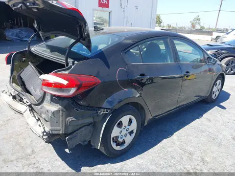 2017 KIA FORTE LX VIN 3KPFK4A79HE009869 фото 4