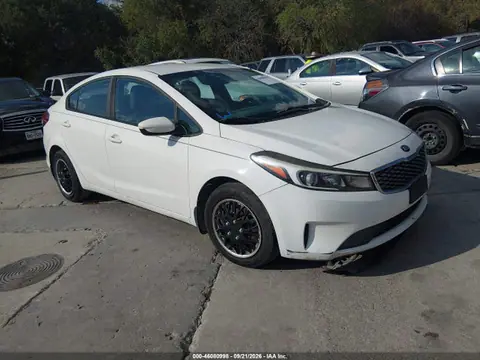 3KPFK4A73HE138755 — 2017 Kia Forte LX, Естественный износ (Normal Wear & Tear), фото до ремонта