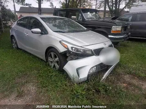3KPFL4A77JE277211 — 2018 Kia Forte LX, Передняя часть (Front), фото до ремонта