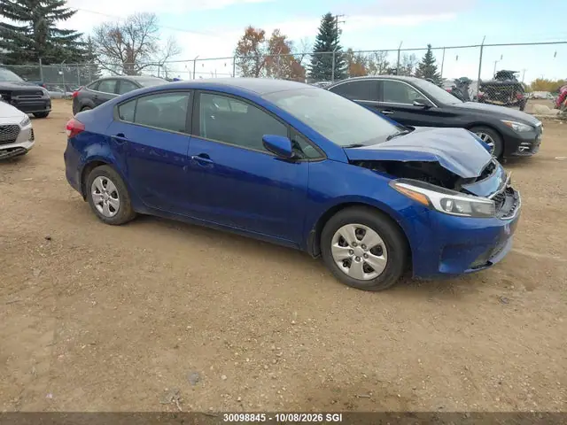 3KPFK4A72JE201415 — 2018 Kia Forte LX, Передняя часть (Front), фото до ремонта