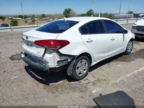 2018 KIA FORTE LX VIN 3KPFK4A75JE218497 фото 4