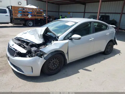 2018 KIA FORTE LX VIN 3KPFL4A78JE182012 фото 2