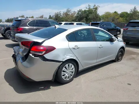 2018 KIA FORTE LX VIN 3KPFL4A78JE182012 фото 4