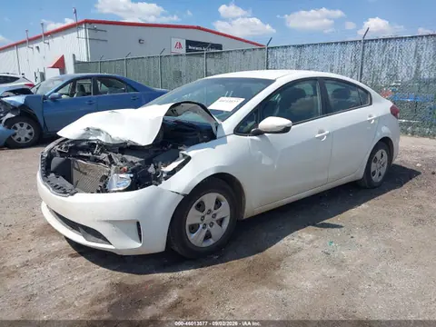 2018 KIA FORTE LX VIN 3KPFK4A77JE273503 фото 2