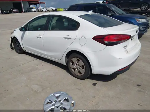 2018 KIA FORTE LX VIN 3KPFK4A73JE239770 фото 3