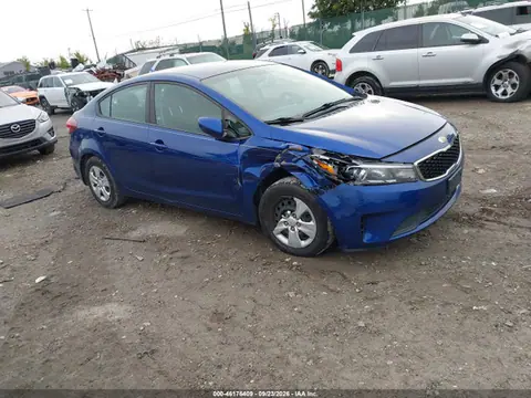 3KPFK4A7XJE228037 — 2018 Kia Forte LX, Передняя часть (Front End), фото до ремонта