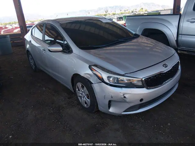 3KPFK4A75JE175232 — 2018 Kia Forte LX, Передняя часть (Front End), фото до ремонта