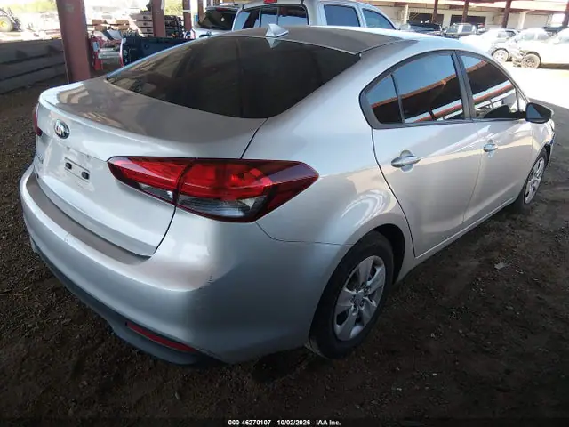 2018 KIA FORTE LX VIN 3KPFK4A75JE175232 фото 4
