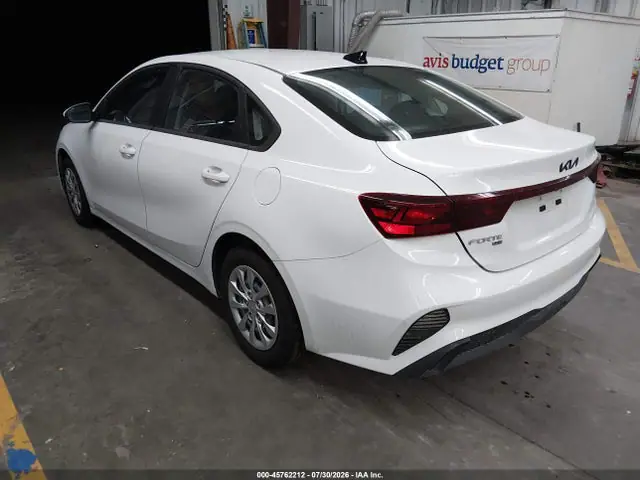 3KPF24ADXRE699106 — 2024 Kia Forte LX, фото 3 с аукциона IAAI 29.09.2026, Правый бок
