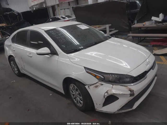 2024 KIA FORTE LX VIN 3KPF24AD4RE699067 фото 1