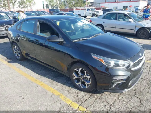 3KPF24AD8LE194396 — 2020 Kia Forte Lxs, Задняя часть (Rear), фото до ремонта