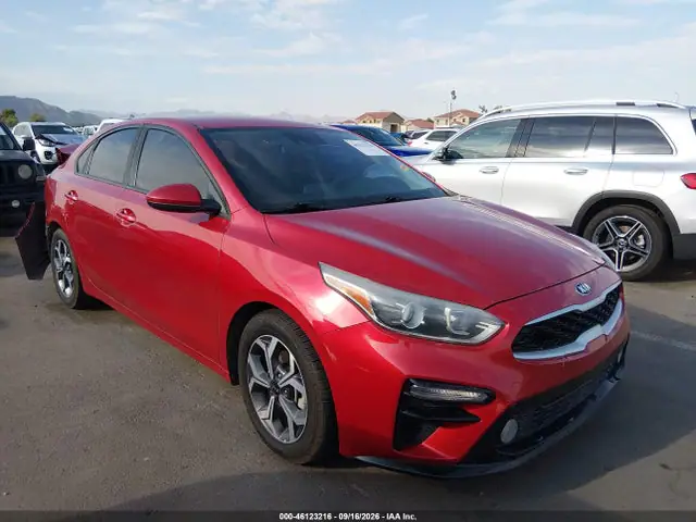 3KPF24AD8LE151113 — 2020 Kia Forte Lxs, Задняя часть (Rear), фото до ремонта