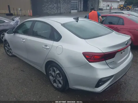 2021 KIA Forte Lxs VIN 3KPF24AD1ME338260 фото 3