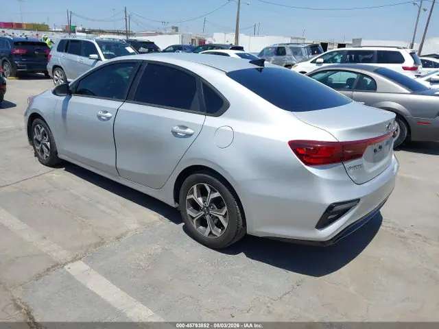 3KPF24AD9ME323814 — 2021 Kia Forte Lxs, фото 3 с аукциона IAAI 30.09.2026, Передняя часть