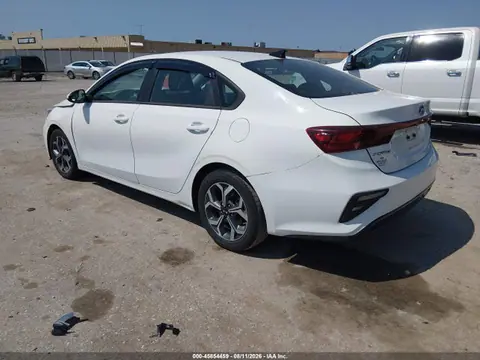 2021 KIA Forte Lxs VIN 3KPF24AD8ME302419 фото 3