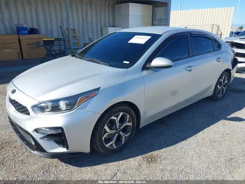 2021 KIA Forte Lxs VIN 3KPF24AD1ME402863 фото 2