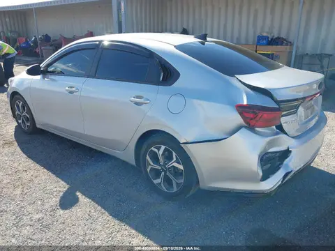 2021 KIA Forte Lxs VIN 3KPF24AD1ME402863 фото 3
