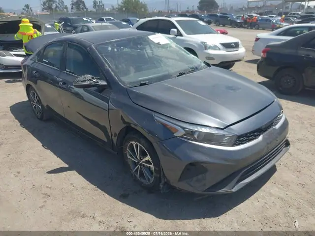 3KPF24AD5PE512237 — 2023 Kia Forte Lxs, Left & Right Side, фото до ремонта