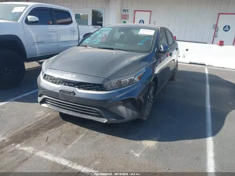 2023 KIA Forte Lxs VIN 3KPF24AD4PE586068 фото 2