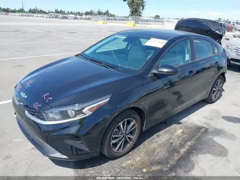 2023 KIA Forte Lxs VIN 3KPF24AD8PE593184 фото 2