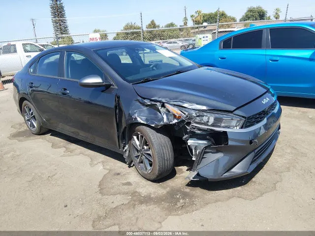 2023 KIA Forte Lxs VIN 3KPF24AD3PE649094 фото 1