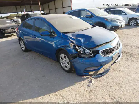 KNAFX4A65F5306765 — 2015 Kia Forte, Передняя часть справа, фото до ремонта