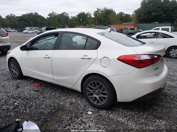 KNAFX4A67G5506063 — 2016 Kia Forte, фото 3 с аукциона IAAI 12.10.2026, Не указано