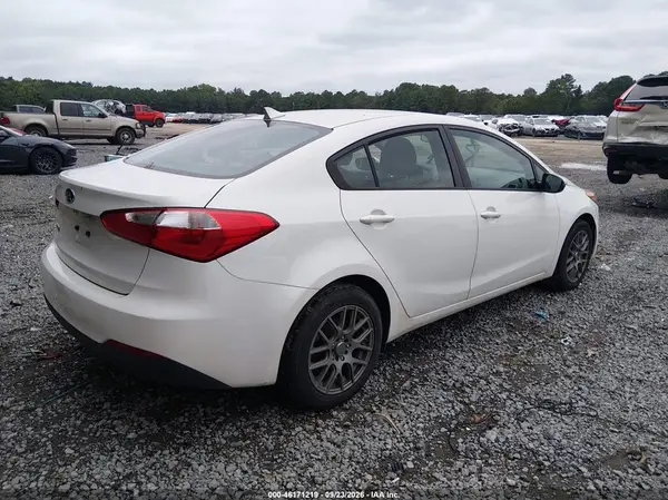 KNAFX4A67G5506063 — 2016 Kia Forte, фото 4 с аукциона IAAI 12.10.2026, Не указано