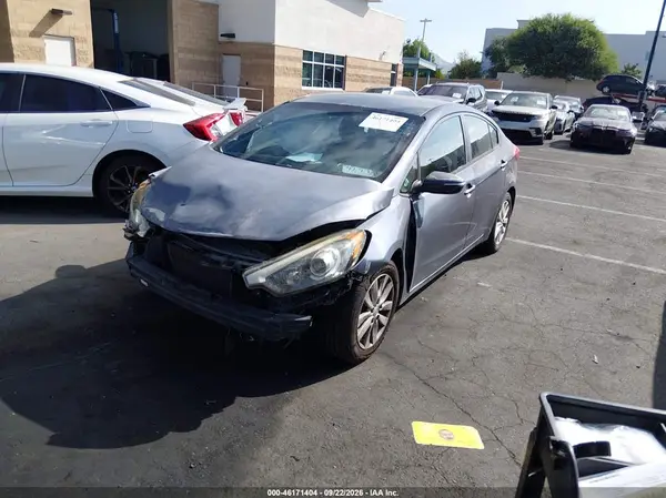 KNAFX4A66G5476232 — 2016 Kia Forte, фото 2 с аукциона IAAI 25.09.2026, Передняя часть справа