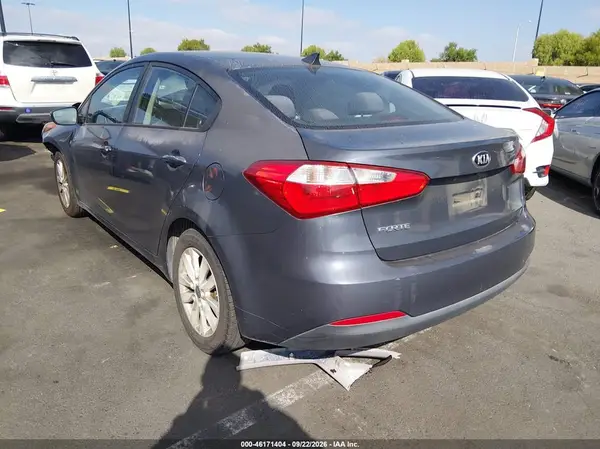 KNAFX4A66G5476232 — 2016 Kia Forte, фото 3 с аукциона IAAI 25.09.2026, Передняя часть справа