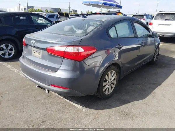 KNAFX4A66G5476232 — 2016 Kia Forte, фото 4 с аукциона IAAI 25.09.2026, Передняя часть справа