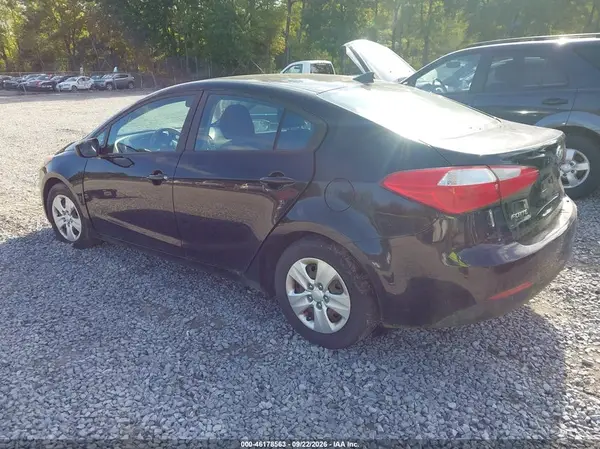 KNAFK4A60G5615205 — 2016 Kia Forte, фото 3 с аукциона IAAI 11.10.2026, Естественный износ