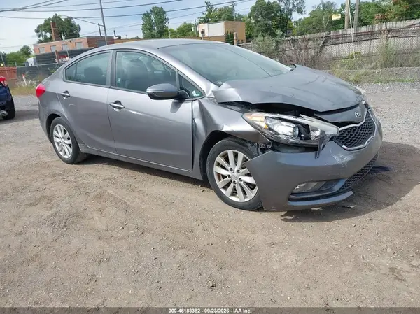 KNAFX4A6XG5454119 — 2016 Kia Forte, Передняя часть (Front & Rear), фото до ремонта