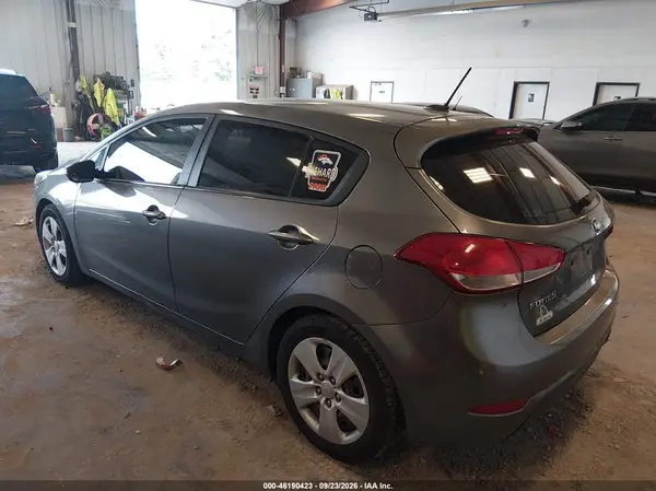 KNAFK5A8XG5636182 — 2016 Kia Forte, фото 3 с аукциона IAAI 13.10.2026, Естественный износ