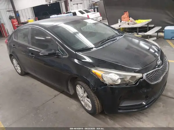 KNAFX4A60G5461693 — 2016 Kia Forte, Передняя часть справа (Right Front), фото до ремонта